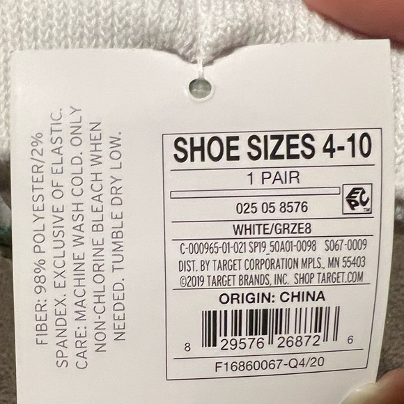 *6 for $10!*St. Patrick’s Day Paddy Crew Socks Heart Eyes Hand Holding Shamrocks - Picture 4 of 4